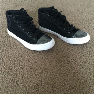 Blowfish hi top sneakers (Sz 9)